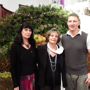 Vlnr is Melody Schweyer, Carol Lötter en ds Neil Ollewagen  